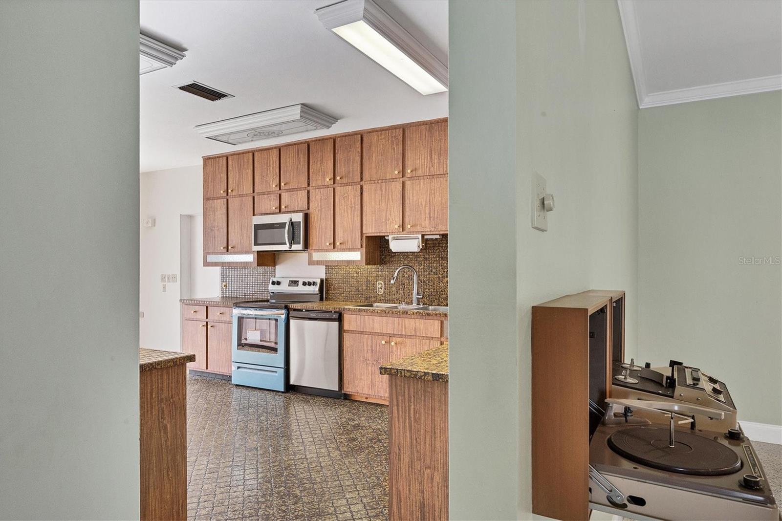 Image 19 of 57 For 2605 Desoto Road