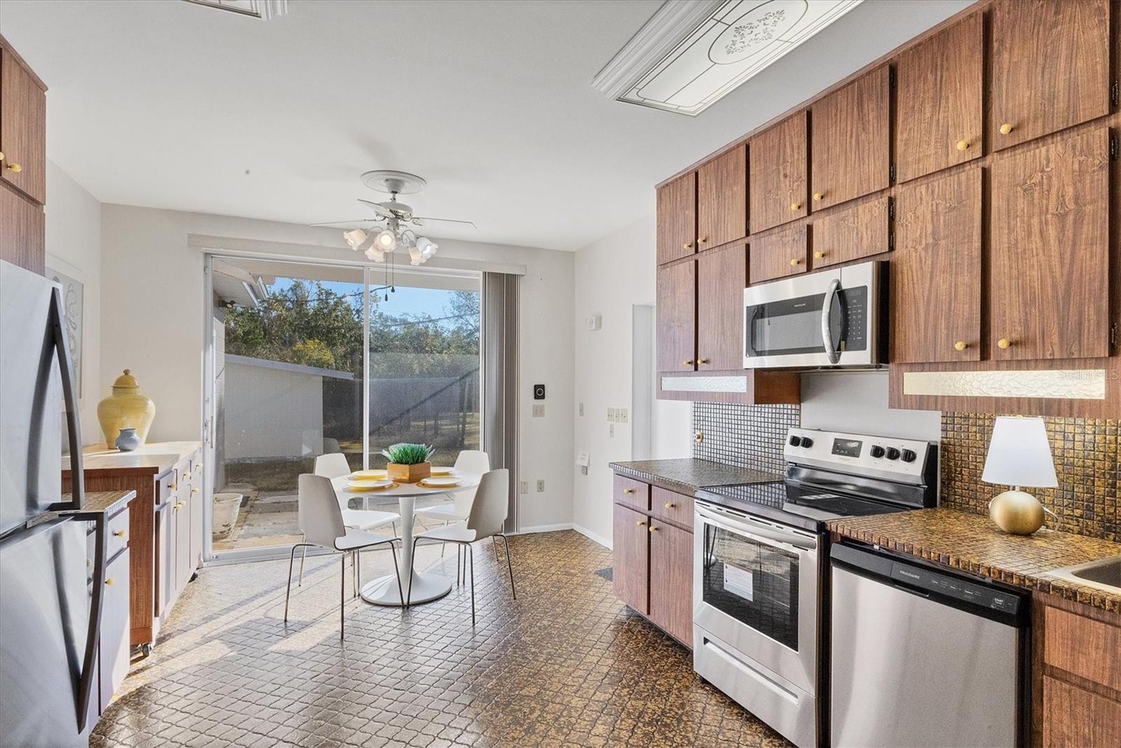 Image 20 of 57 For 2605 Desoto Road