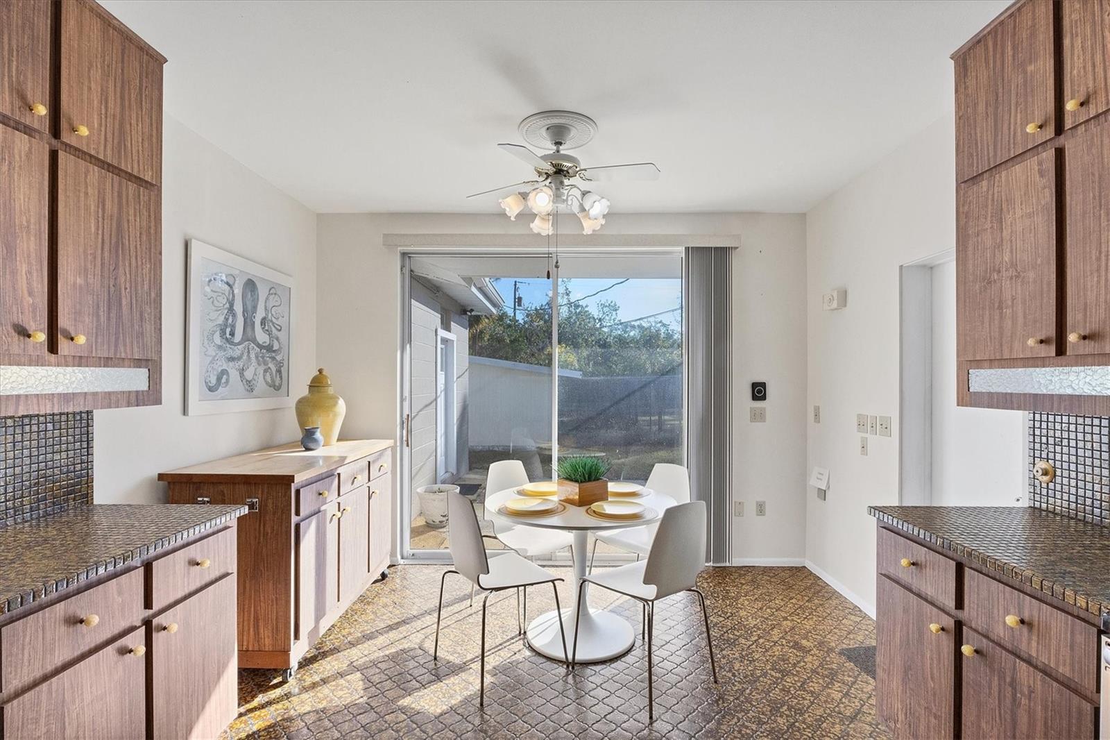 Image 21 of 57 For 2605 Desoto Road