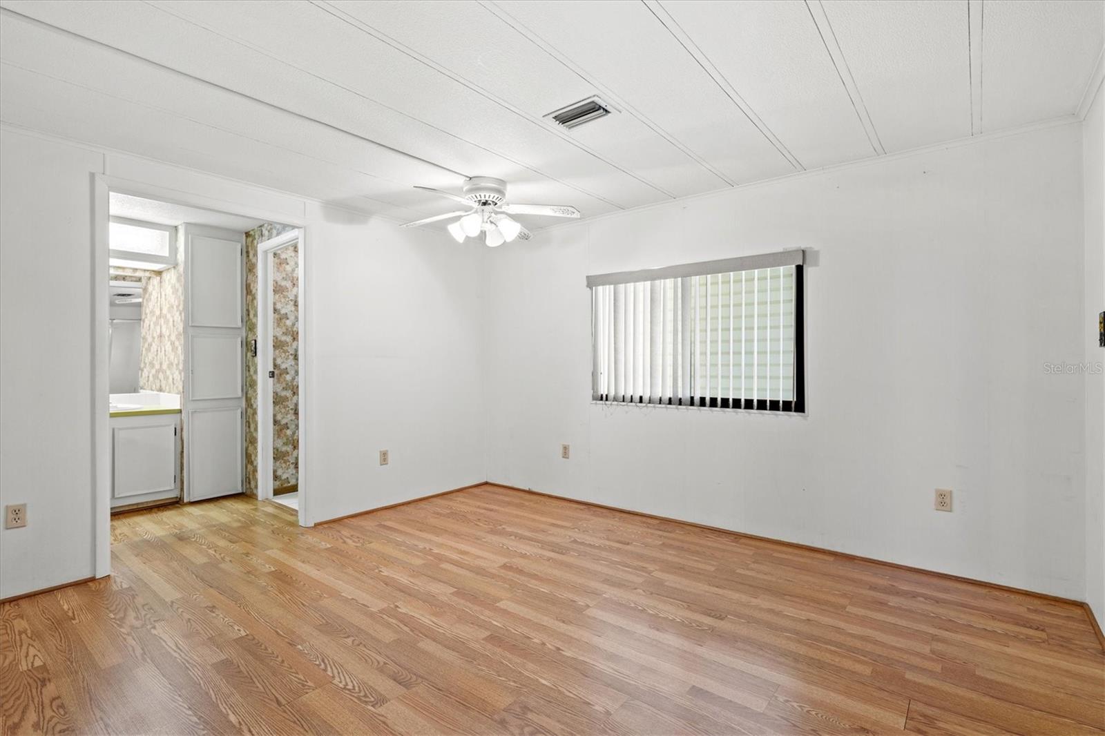 Image 19 of 59 For 5316 53rd Avenue E K28