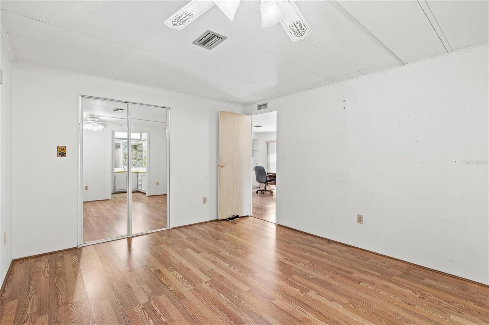 Image 20 of 59 For 5316 53rd Avenue E K28