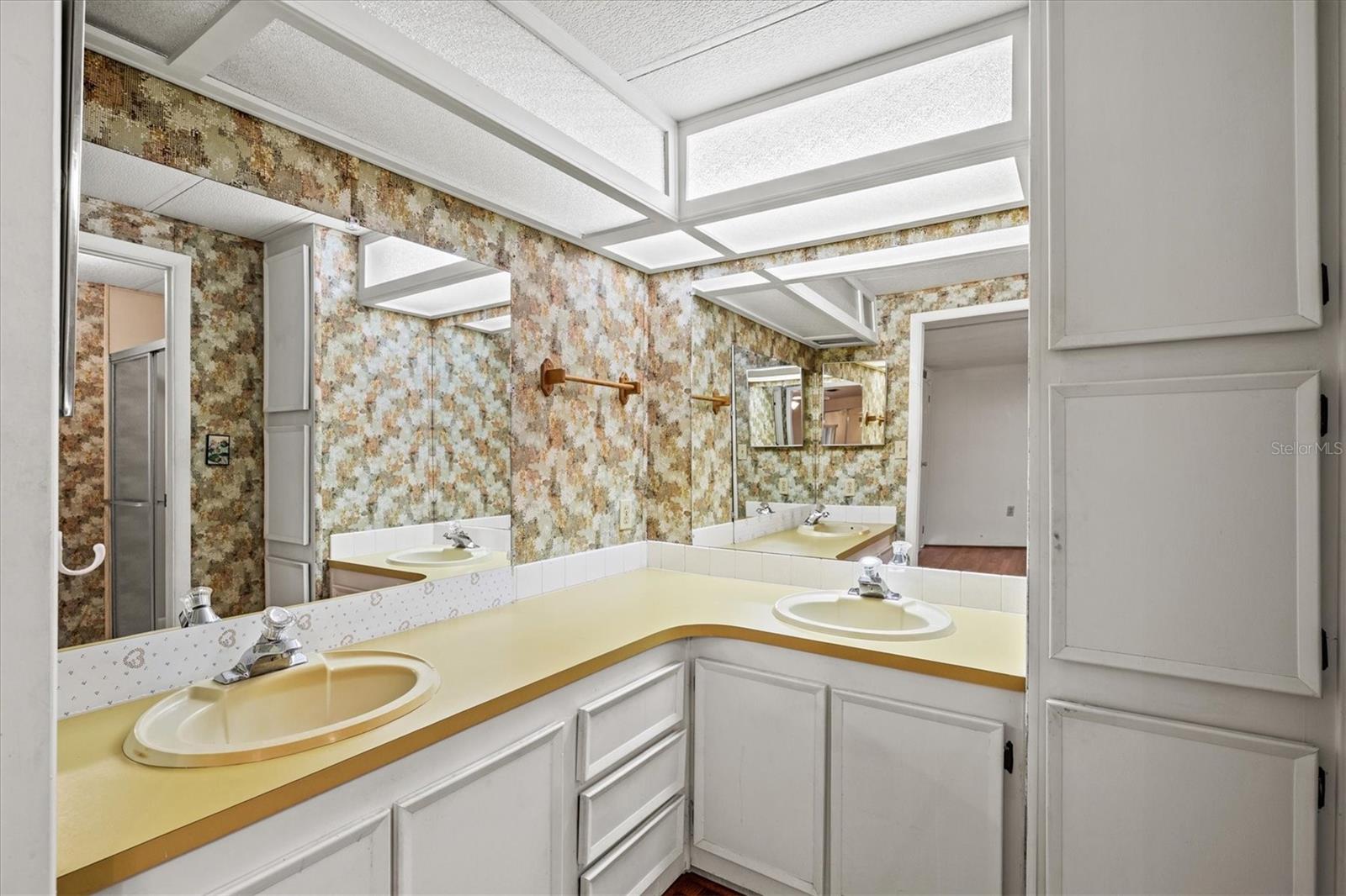 Image 22 of 59 For 5316 53rd Avenue E K28