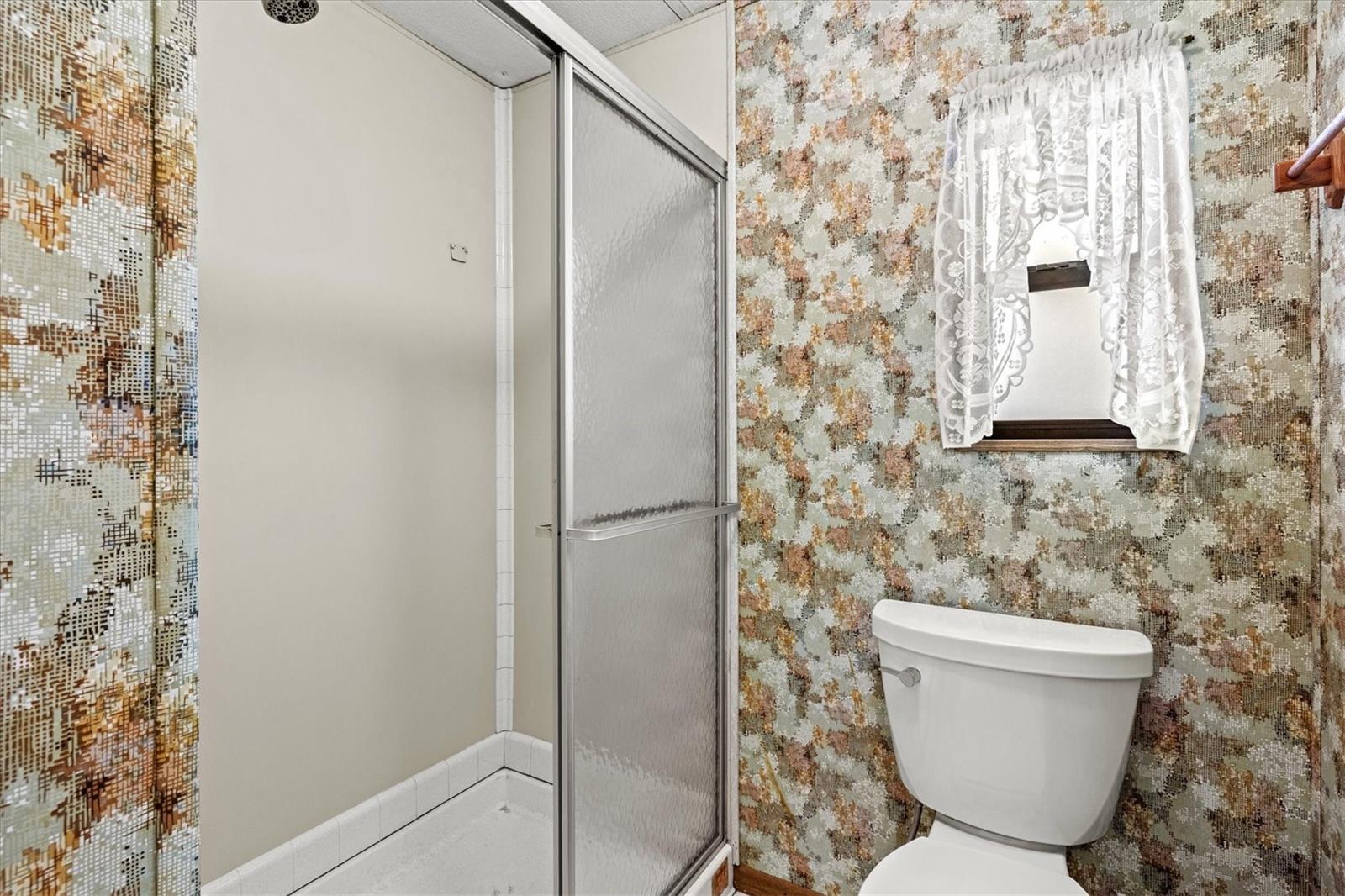 Image 24 of 59 For 5316 53rd Avenue E K28