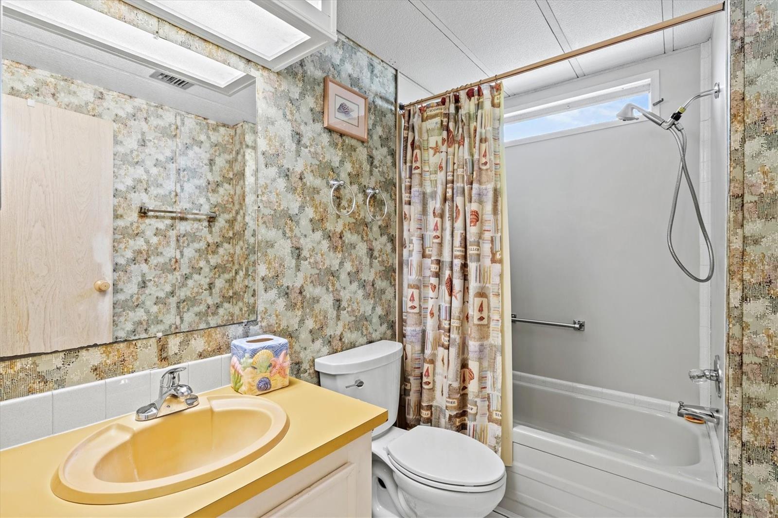 Image 28 of 59 For 5316 53rd Avenue E K28