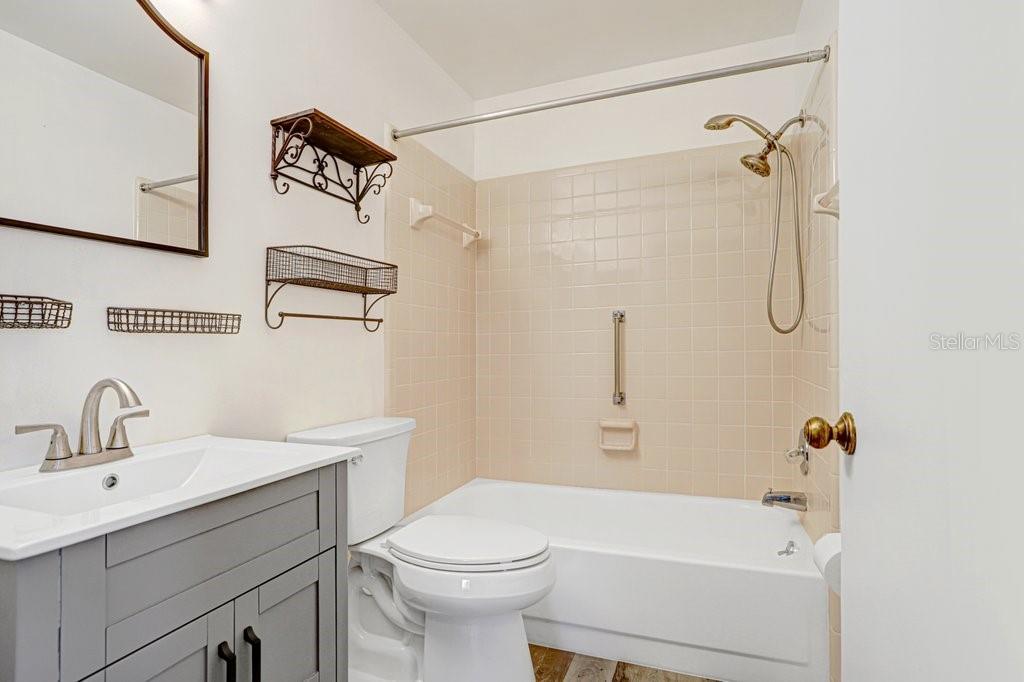 Image 14 of 34 For 1807 New Bedford Drive