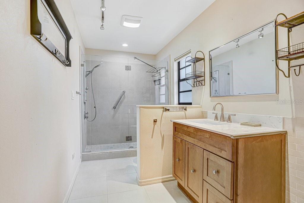 Image 15 of 34 For 1807 New Bedford Drive