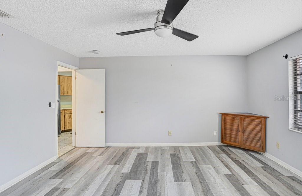 Image 16 of 34 For 1807 New Bedford Drive