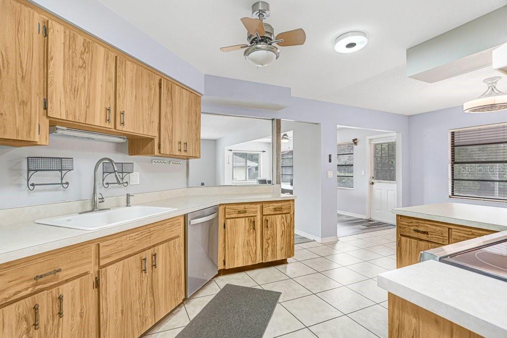 Image 19 of 34 For 1807 New Bedford Drive