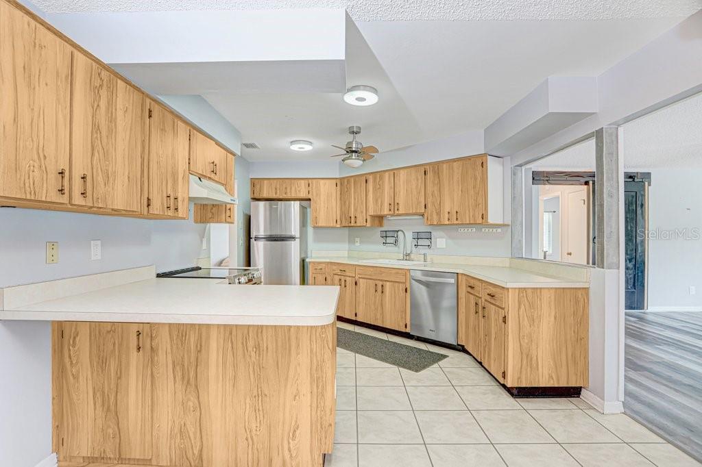 Image 20 of 34 For 1807 New Bedford Drive