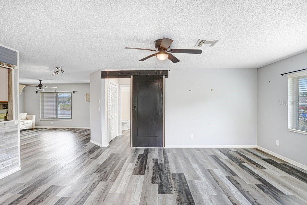 Image 23 of 34 For 1807 New Bedford Drive