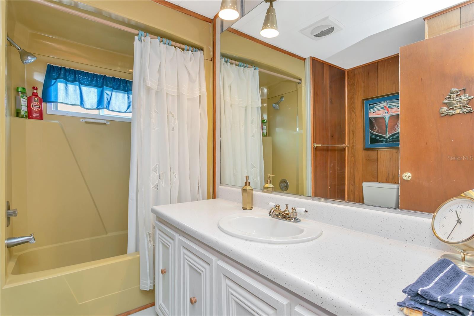 Image 16 of 58 For 3208 Oakwood Boulevard S