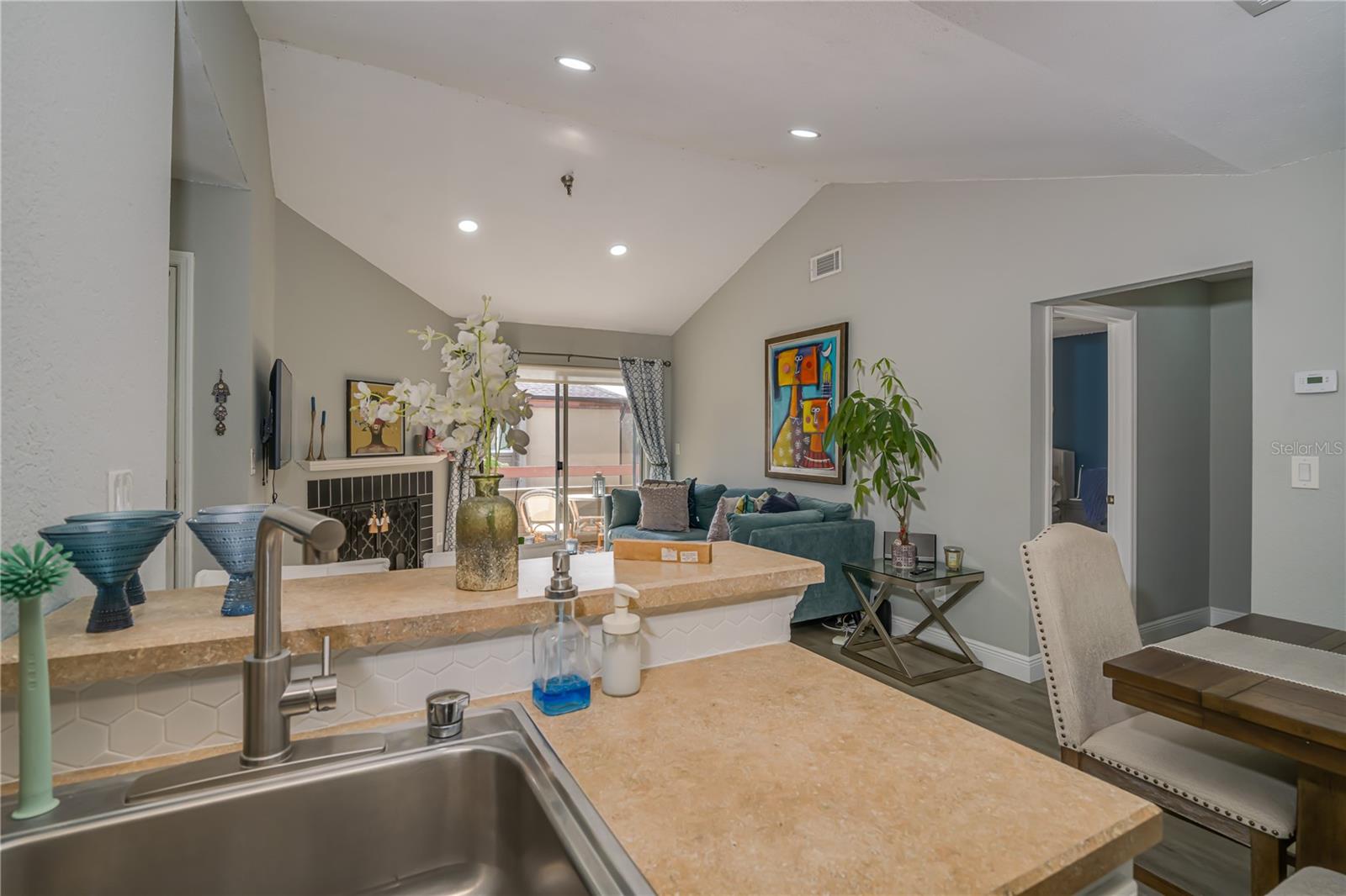 Image 14 of 44 For 10263 Gandy Boulevard N 2106