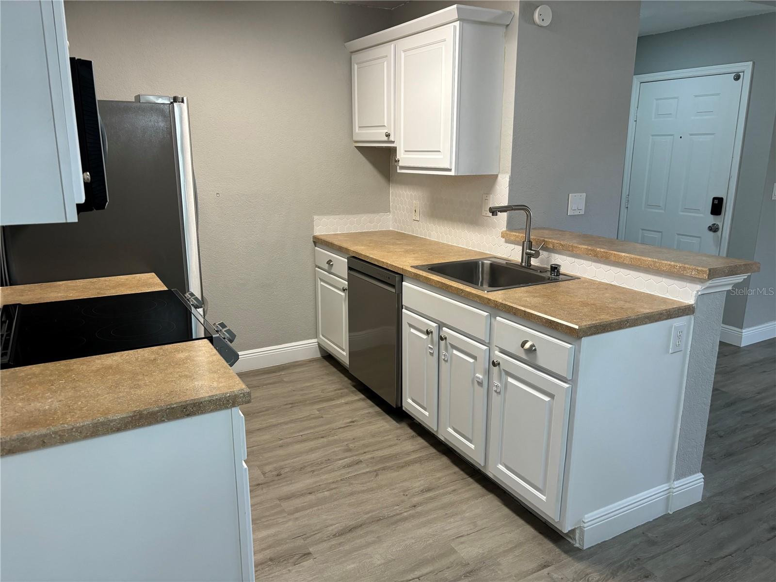 Image 18 of 44 For 10263 Gandy Boulevard N 2106