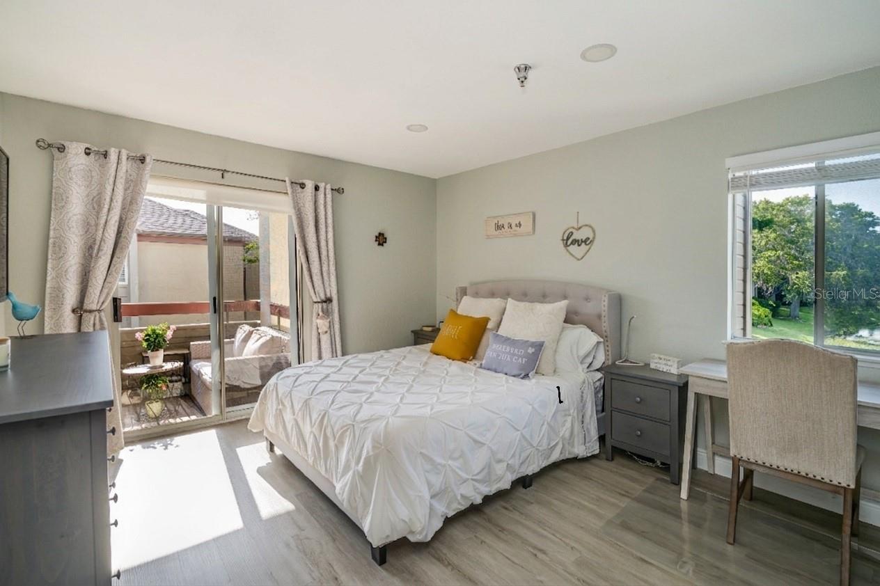 Image 25 of 44 For 10263 Gandy Boulevard N 2106