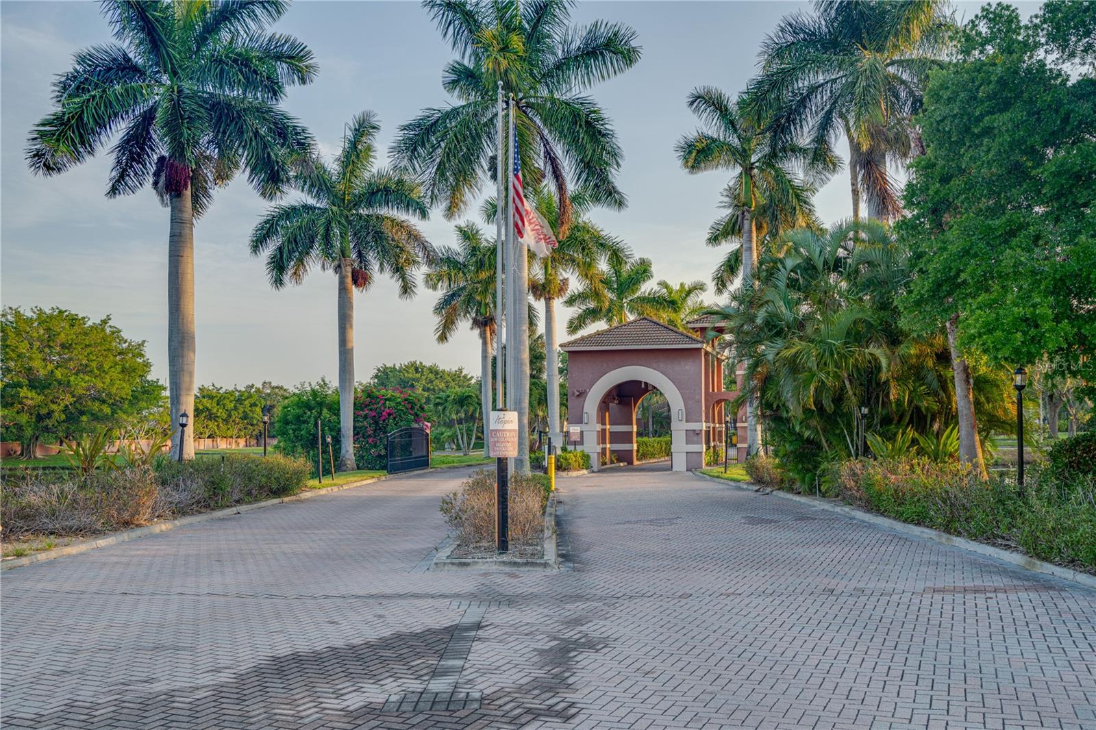 Image 33 of 44 For 10263 Gandy Boulevard N 2106