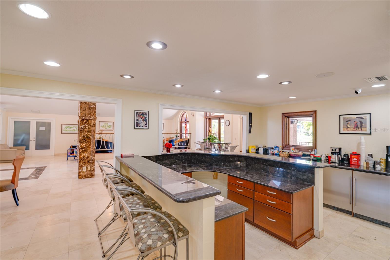 Image 36 of 44 For 10263 Gandy Boulevard N 2106