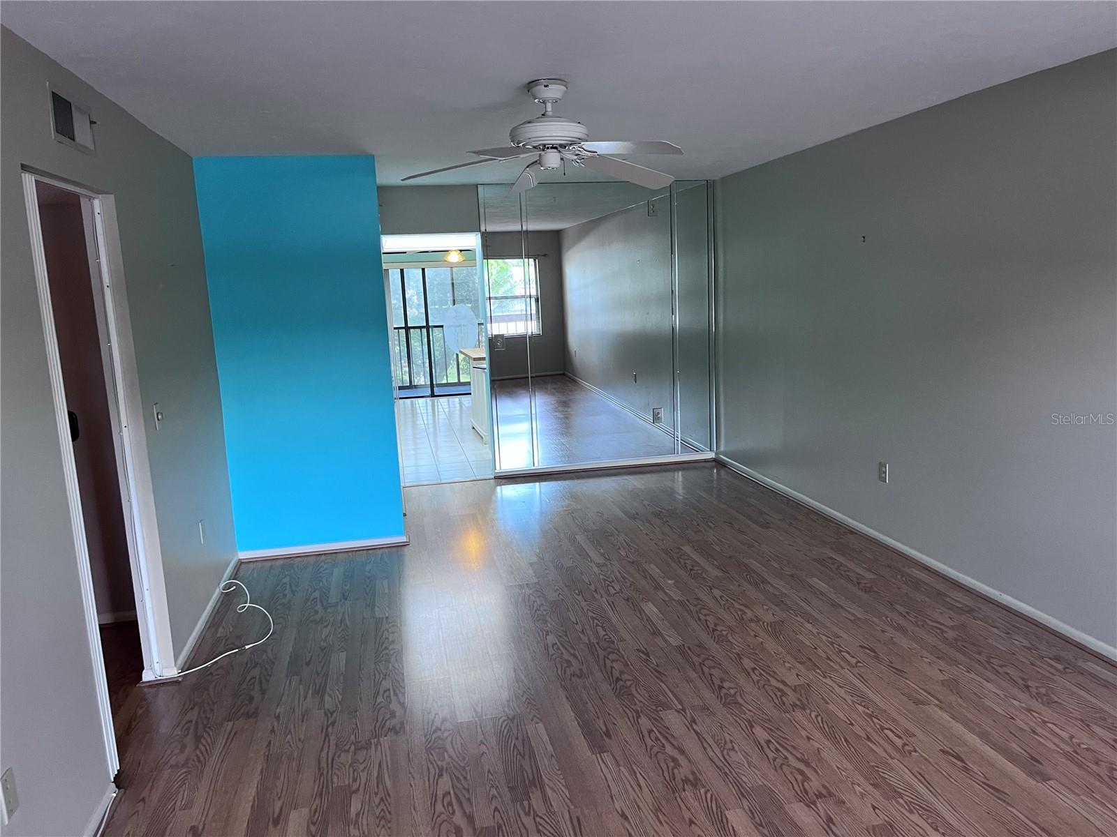 Image 3 of 30 For 315 30th Avenue W B203