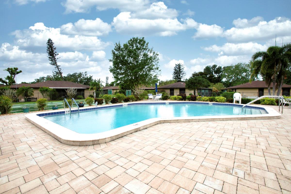 Image 13 of 48 For 6504 Heritage Lane 99