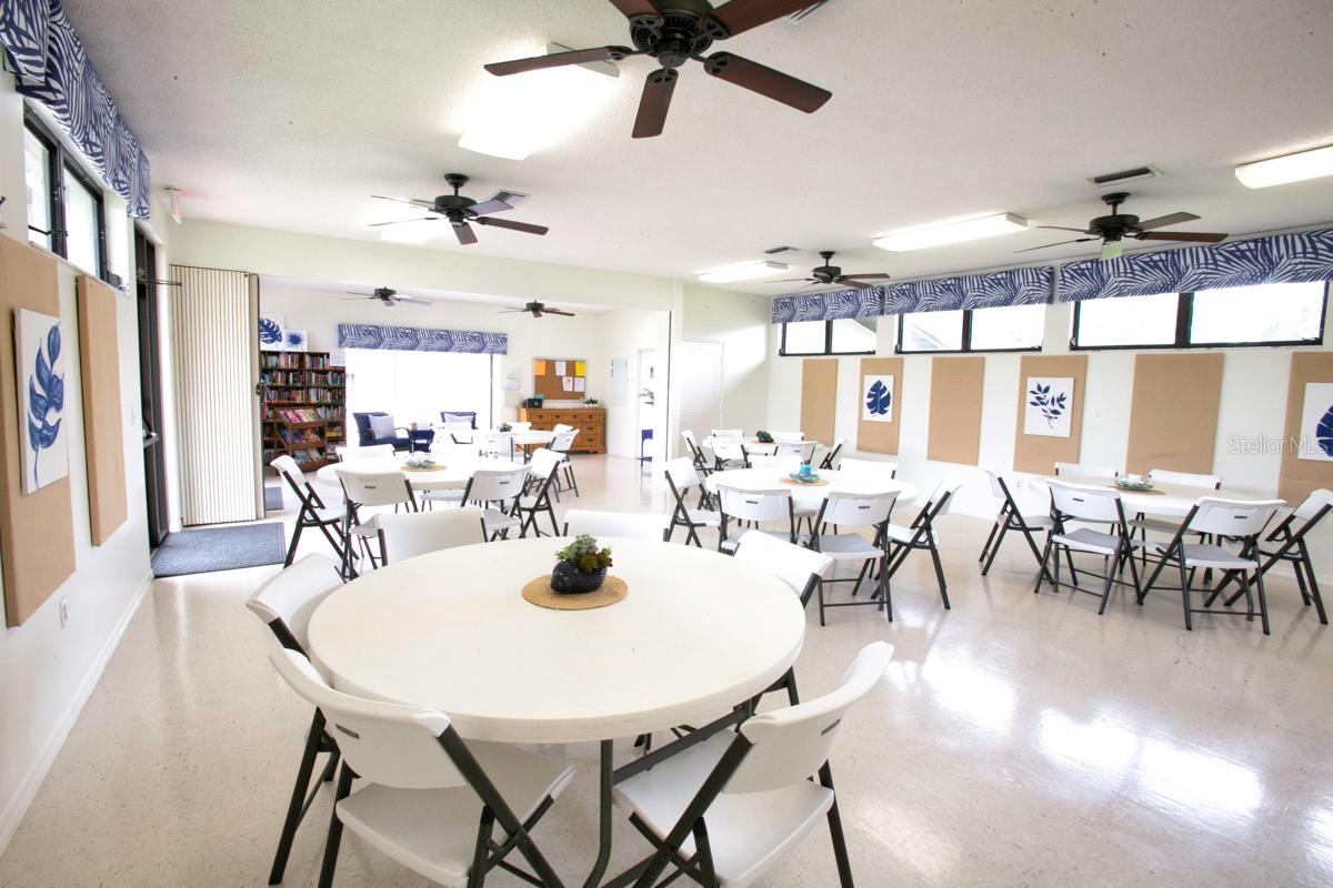 Image 17 of 48 For 6504 Heritage Lane 99