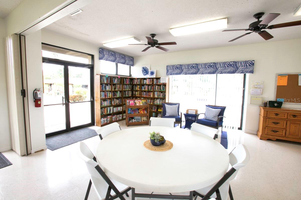 Image 18 of 48 For 6504 Heritage Lane 99