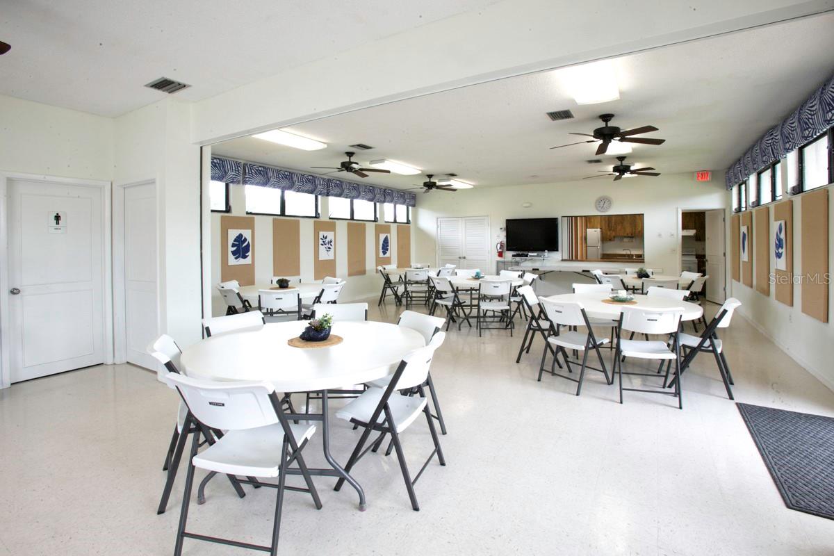 Image 19 of 48 For 6504 Heritage Lane 99