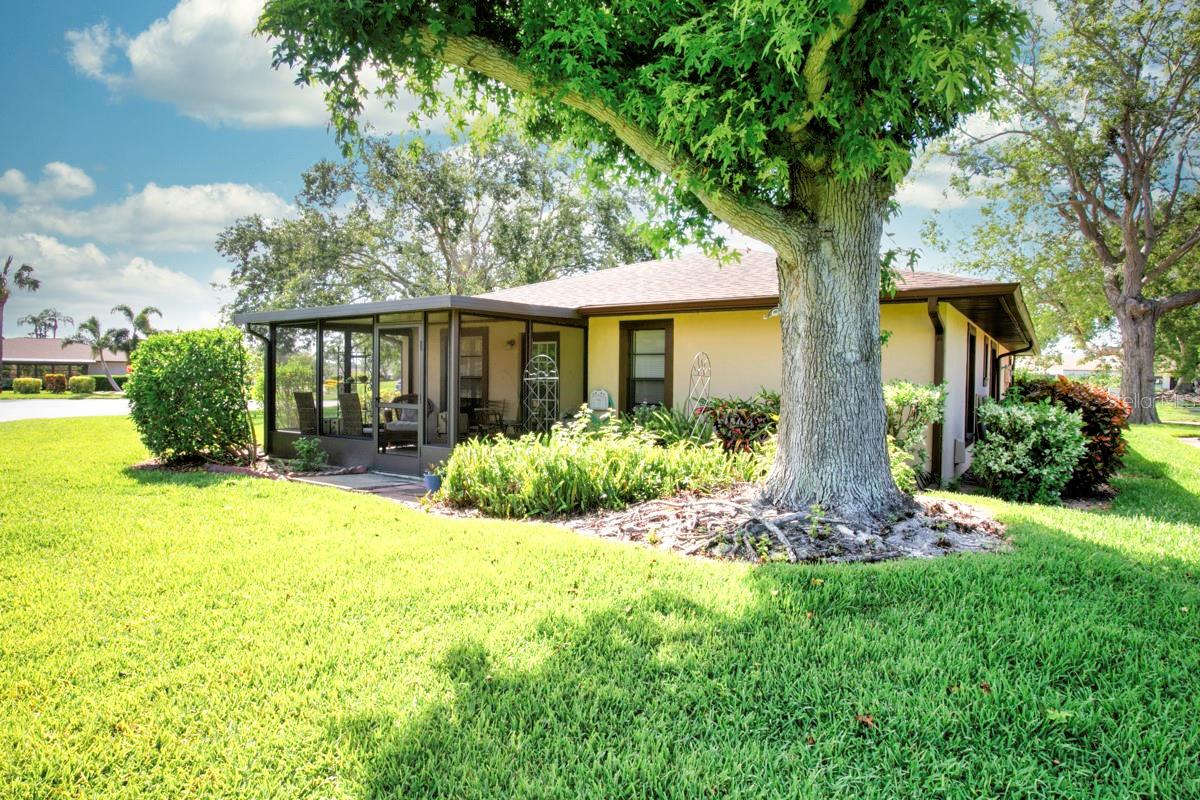 Image 22 of 48 For 6504 Heritage Lane 99