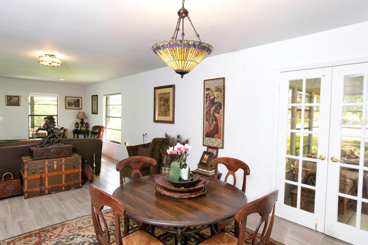 Image 23 of 48 For 6504 Heritage Lane 99