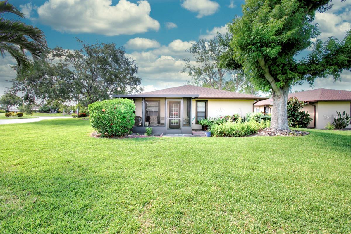 Image 26 of 48 For 6504 Heritage Lane 99