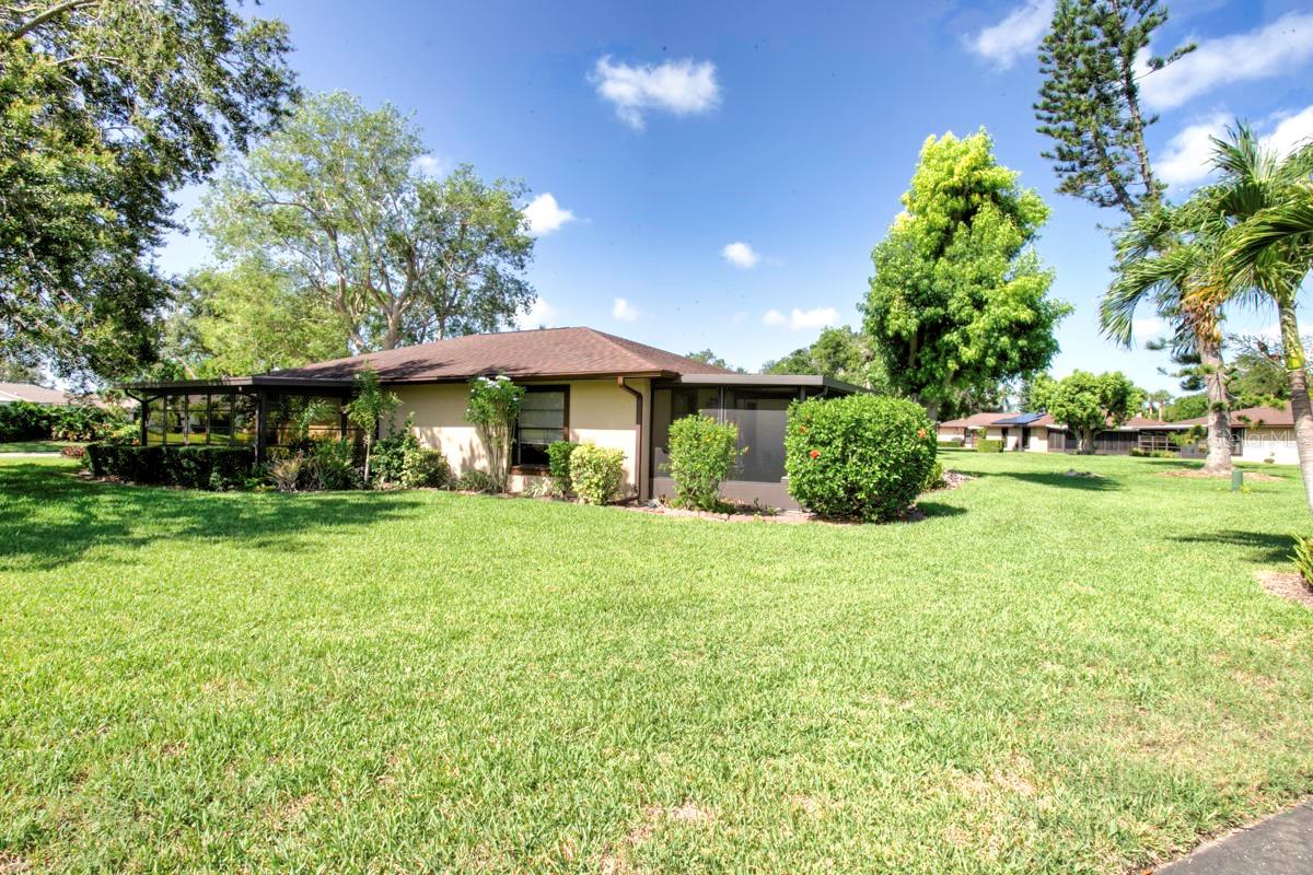 Image 28 of 48 For 6504 Heritage Lane 99