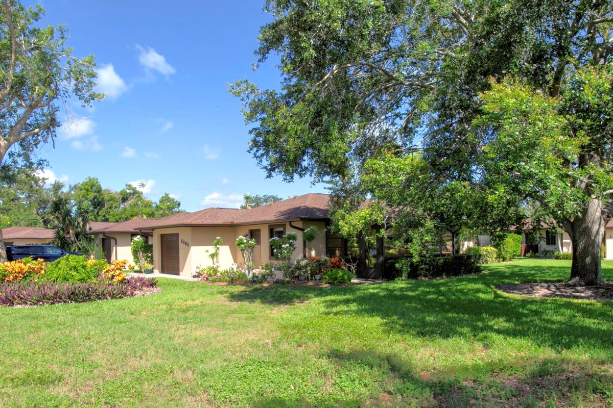 Image 33 of 48 For 6504 Heritage Lane 99