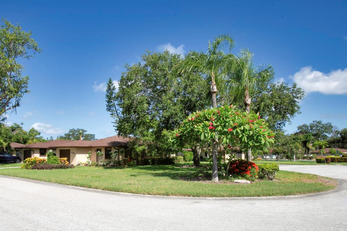 Image 34 of 48 For 6504 Heritage Lane 99