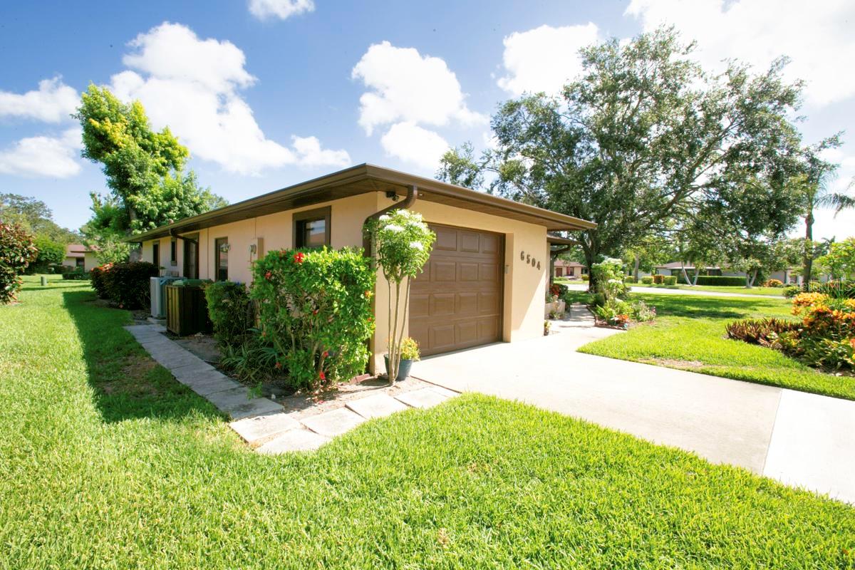 Image 35 of 48 For 6504 Heritage Lane 99