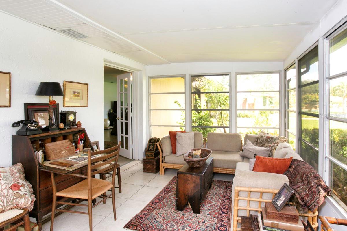 Image 39 of 48 For 6504 Heritage Lane 99