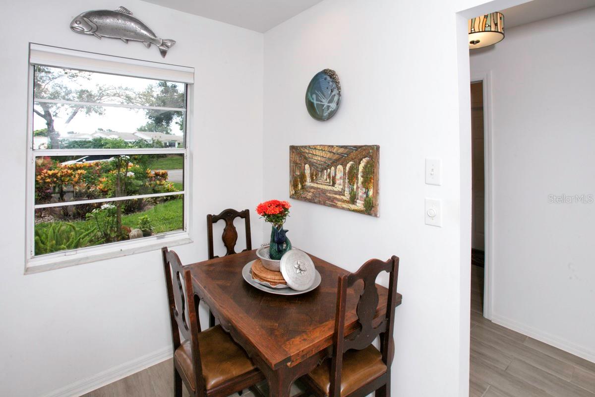 Image 40 of 48 For 6504 Heritage Lane 99