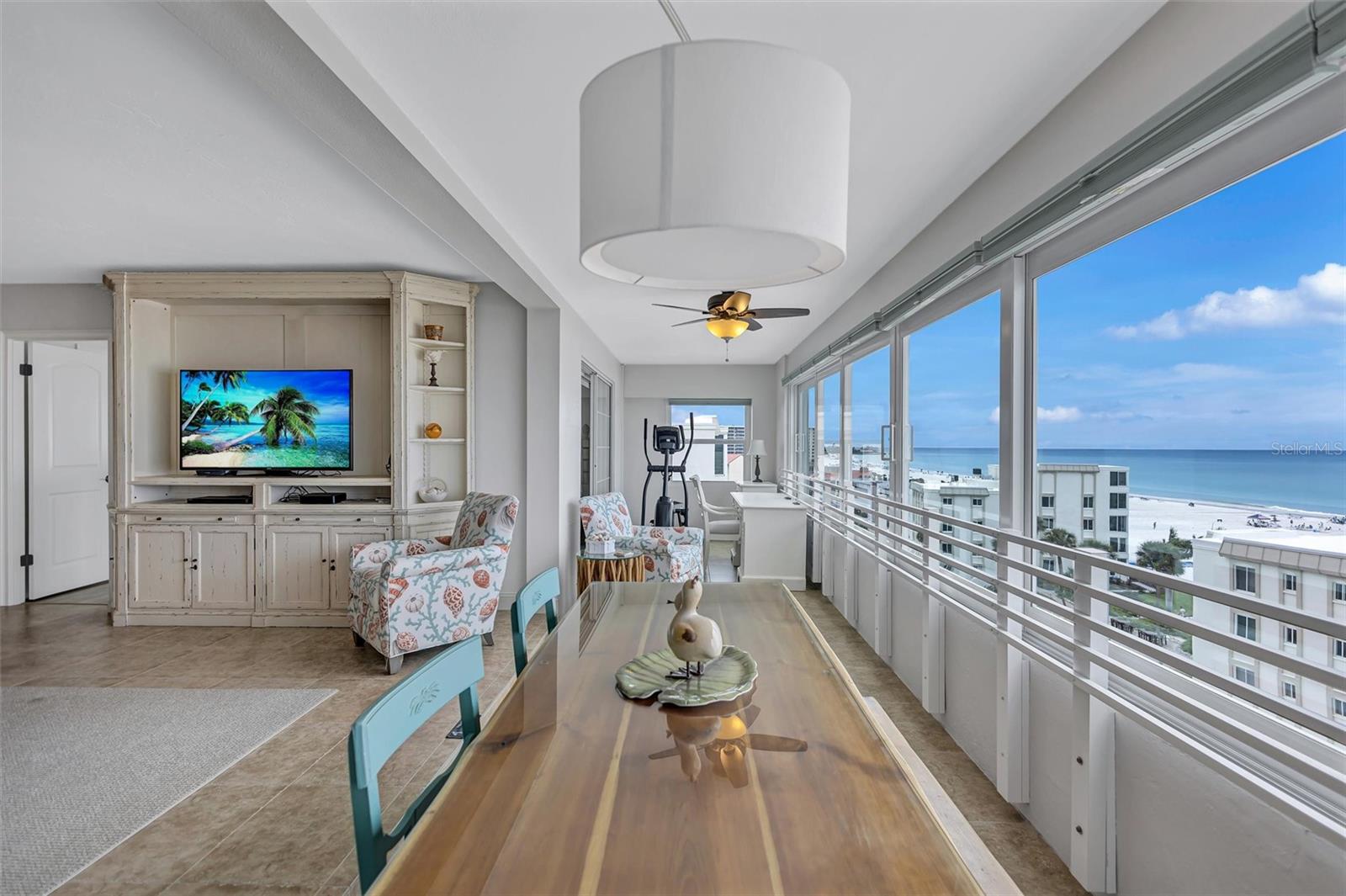 Image 16 of 80 For 6140 Midnight Pass Road 501