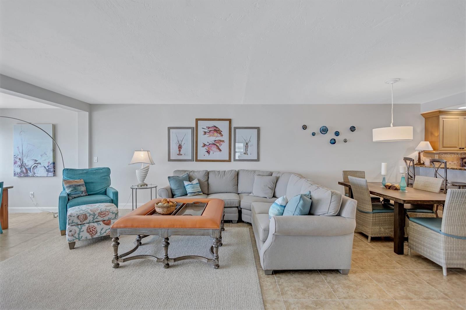 Image 18 of 80 For 6140 Midnight Pass Road 501