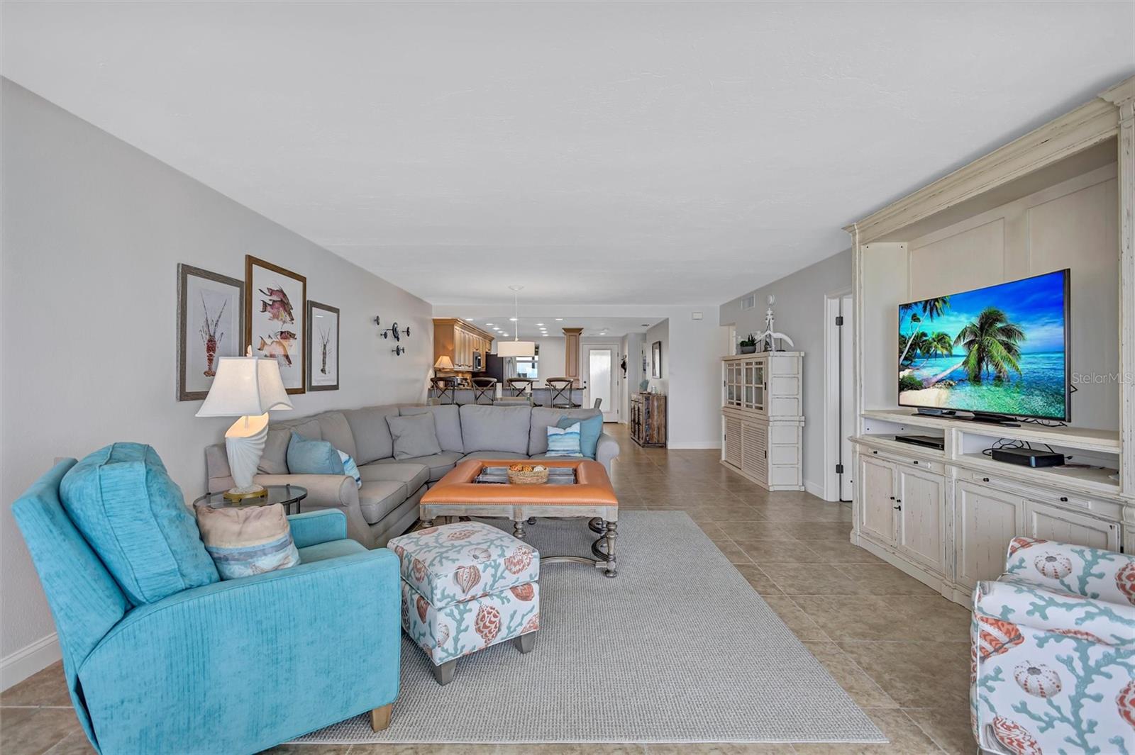 Image 20 of 80 For 6140 Midnight Pass Road 501