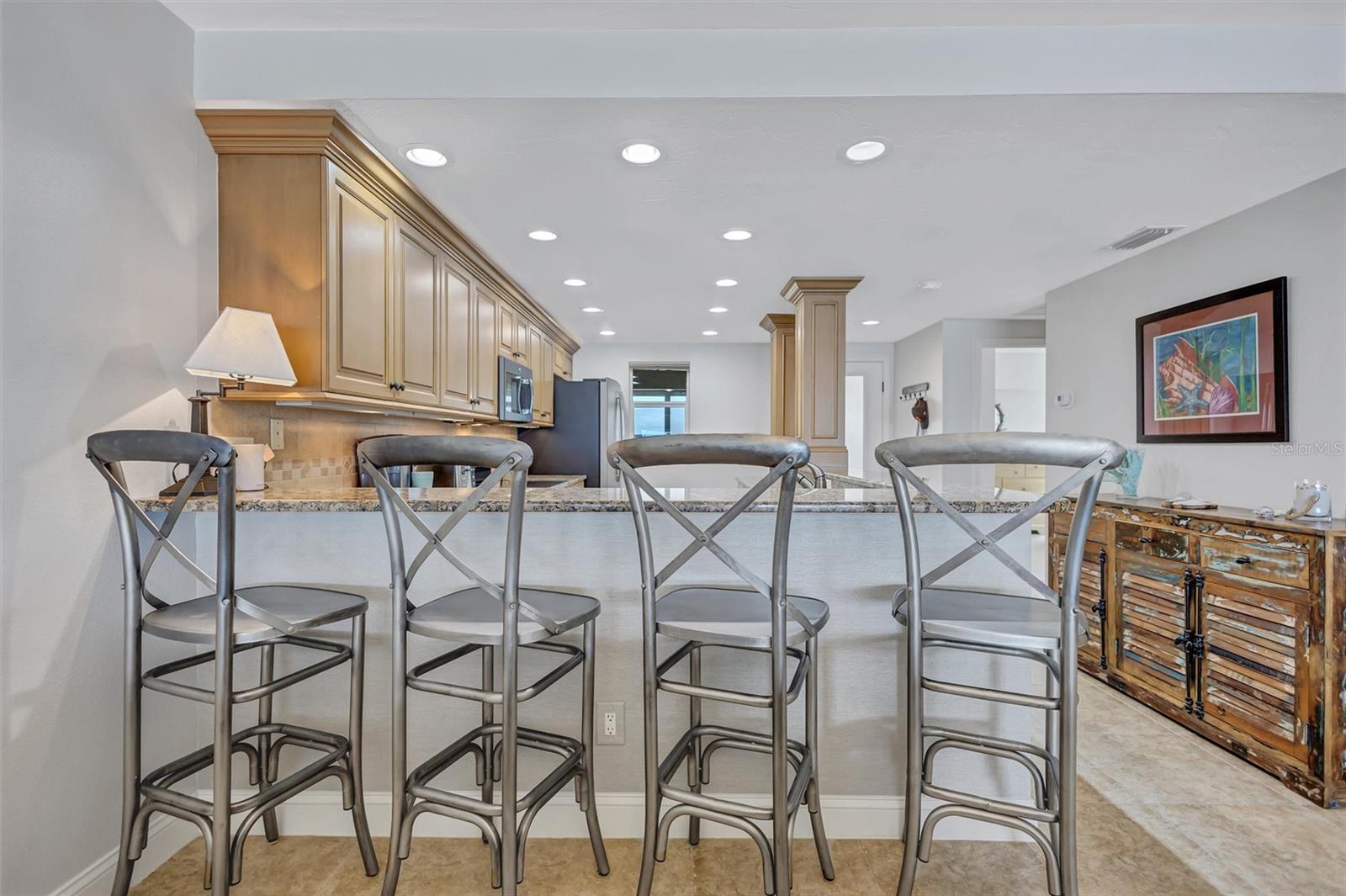 Image 23 of 80 For 6140 Midnight Pass Road 501