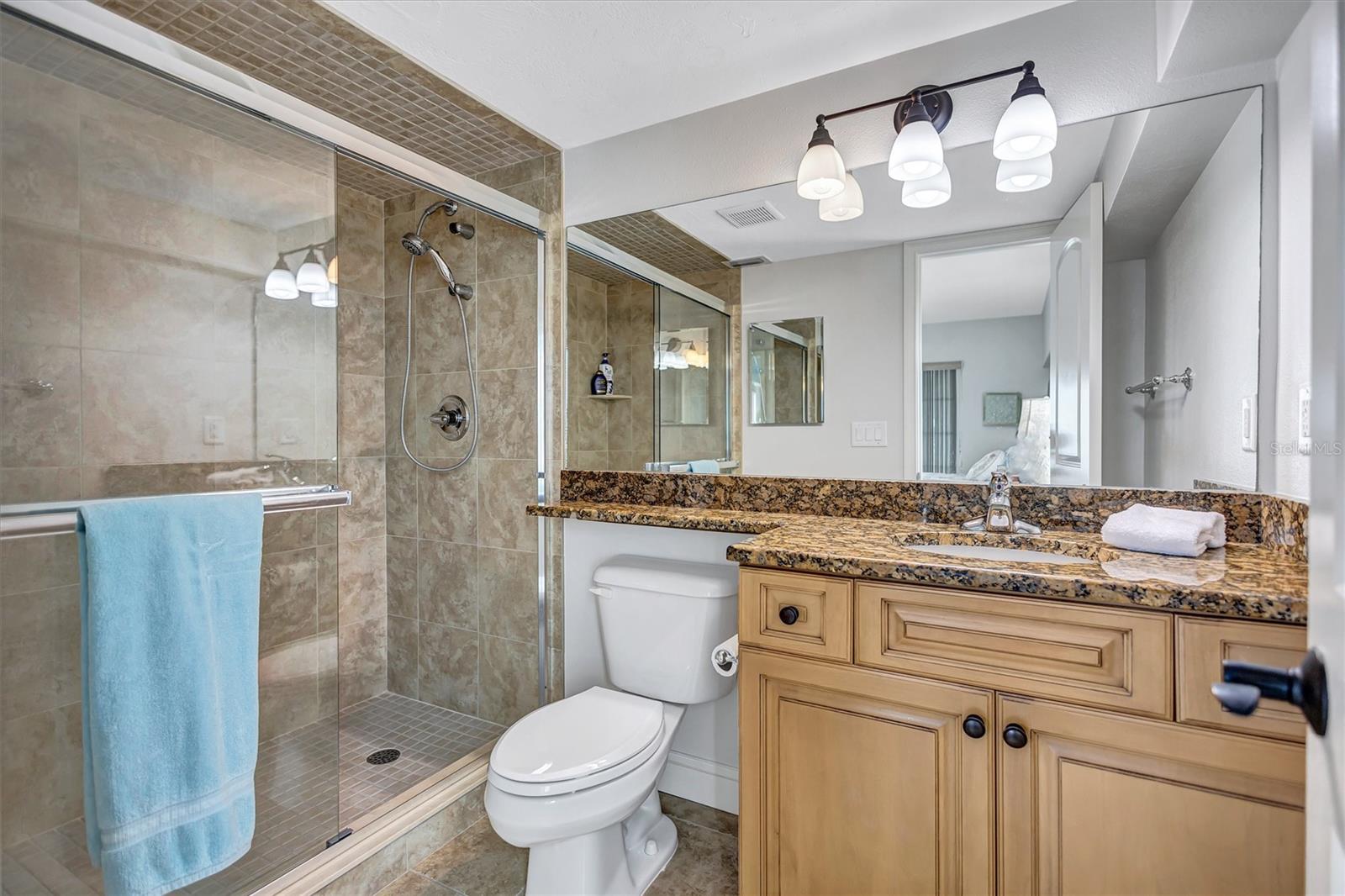 Image 37 of 80 For 6140 Midnight Pass Road 501