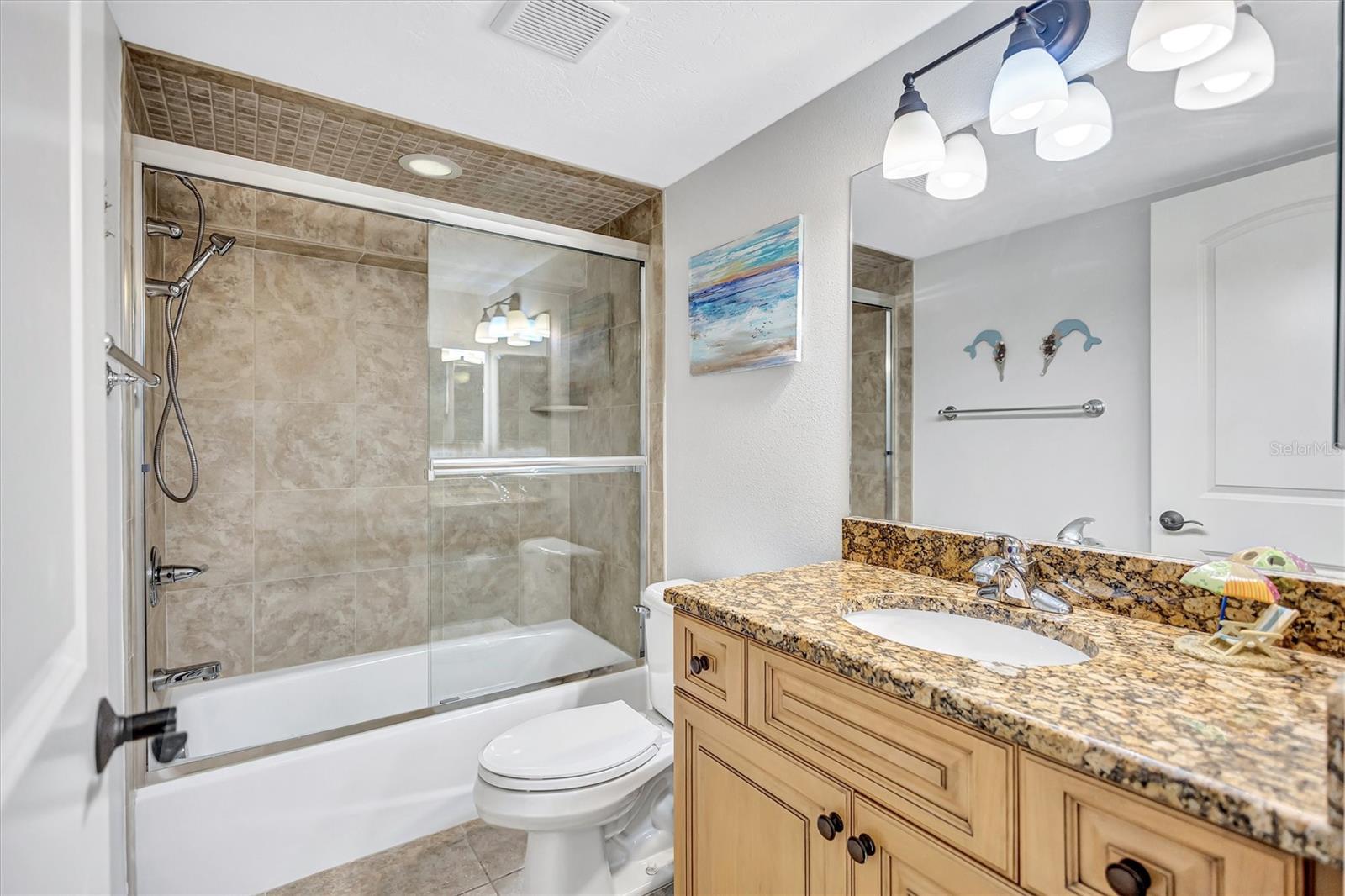 Image 42 of 80 For 6140 Midnight Pass Road 501