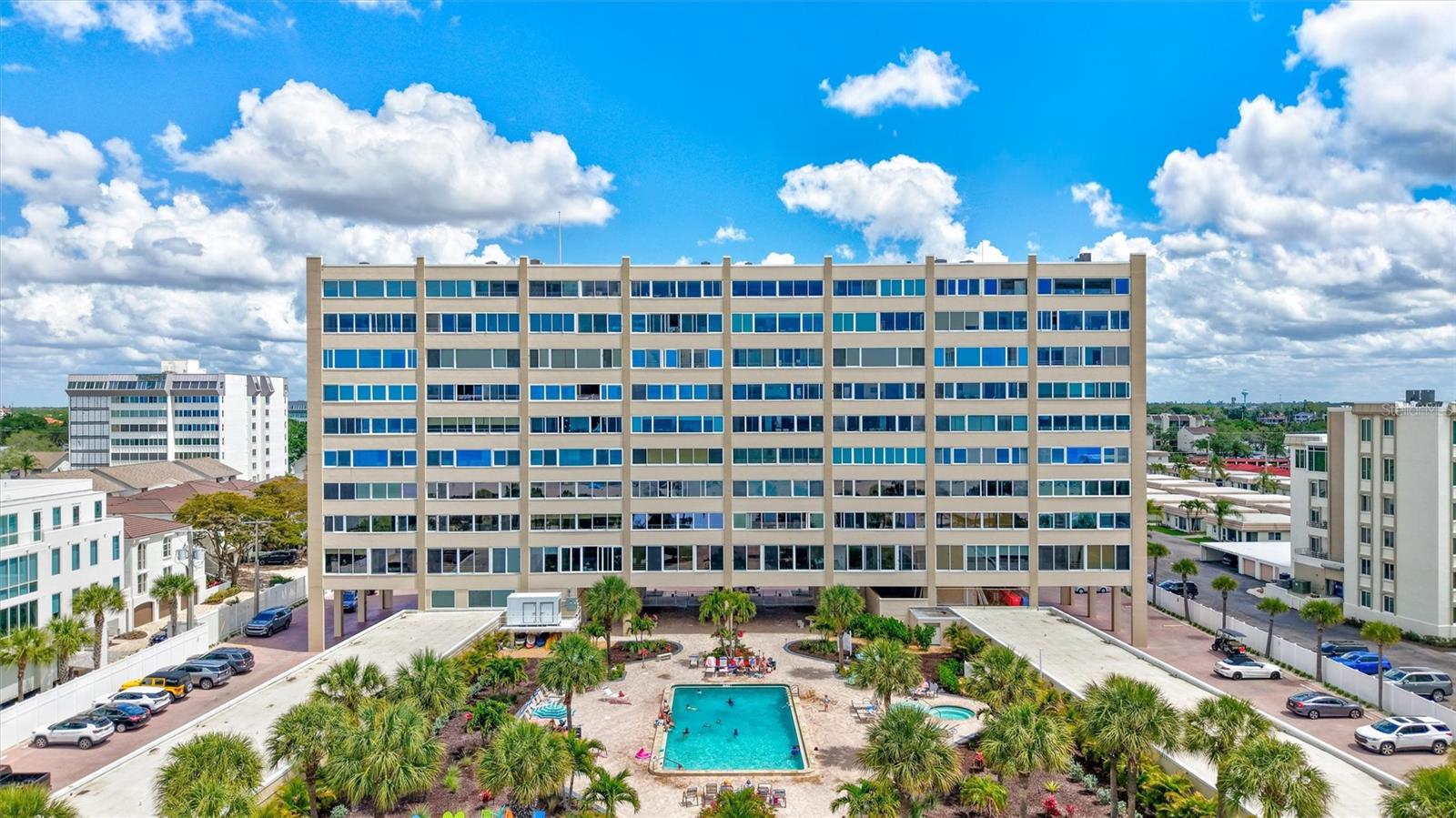 Image 48 of 80 For 6140 Midnight Pass Road 501