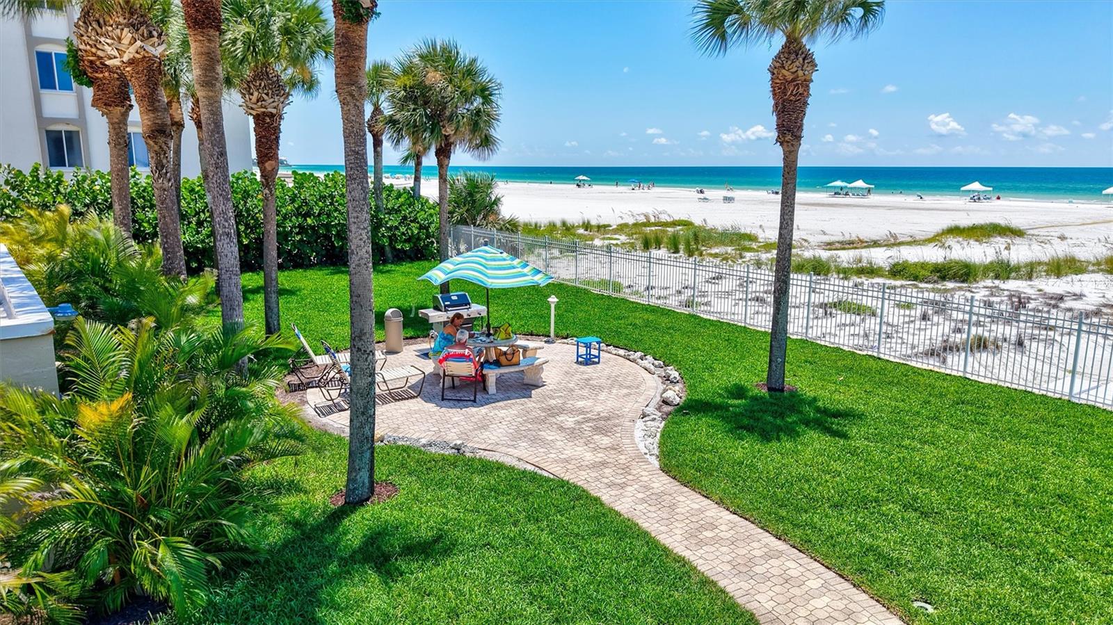 Image 55 of 80 For 6140 Midnight Pass Road 501