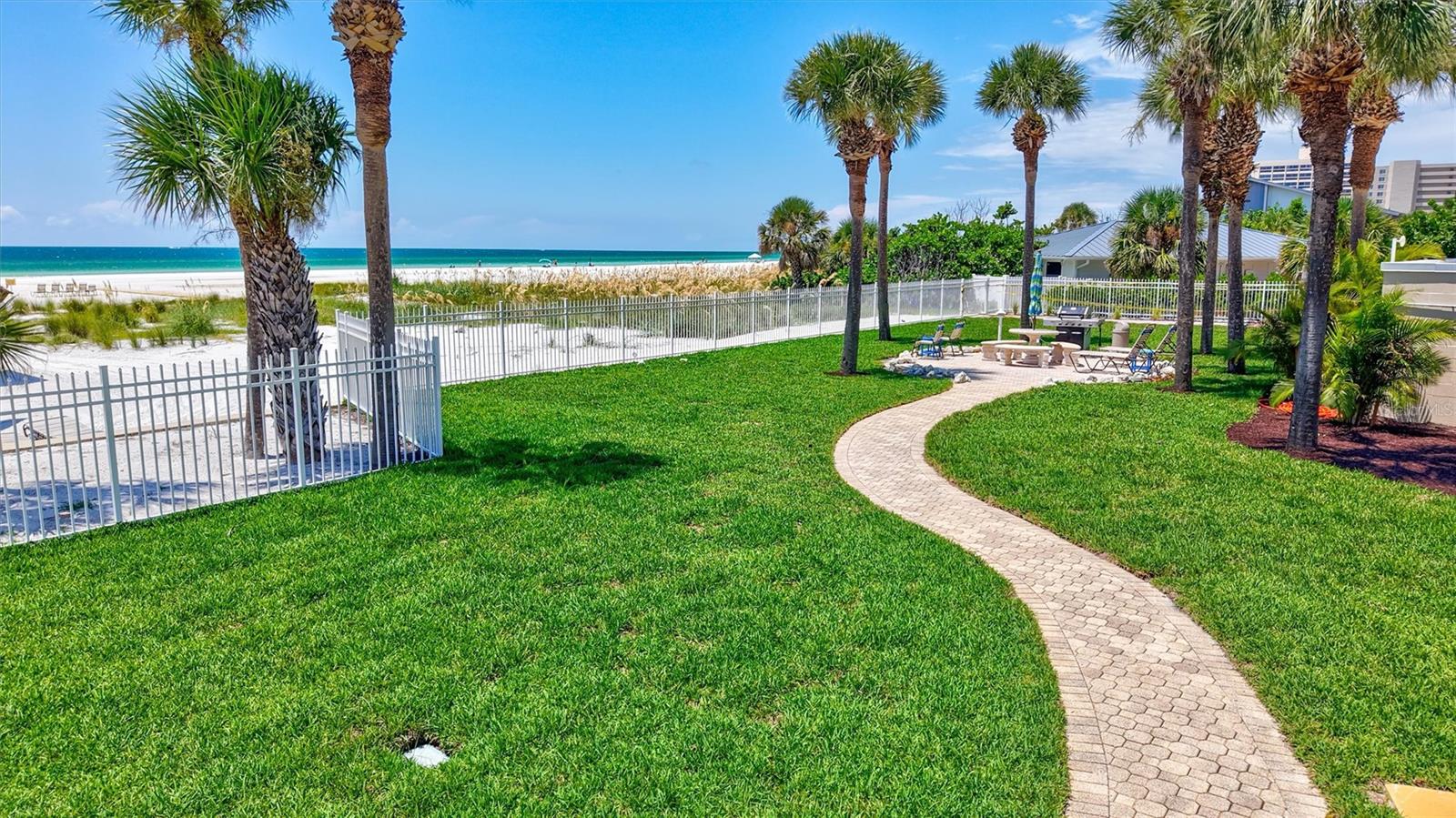 Image 63 of 80 For 6140 Midnight Pass Road 501