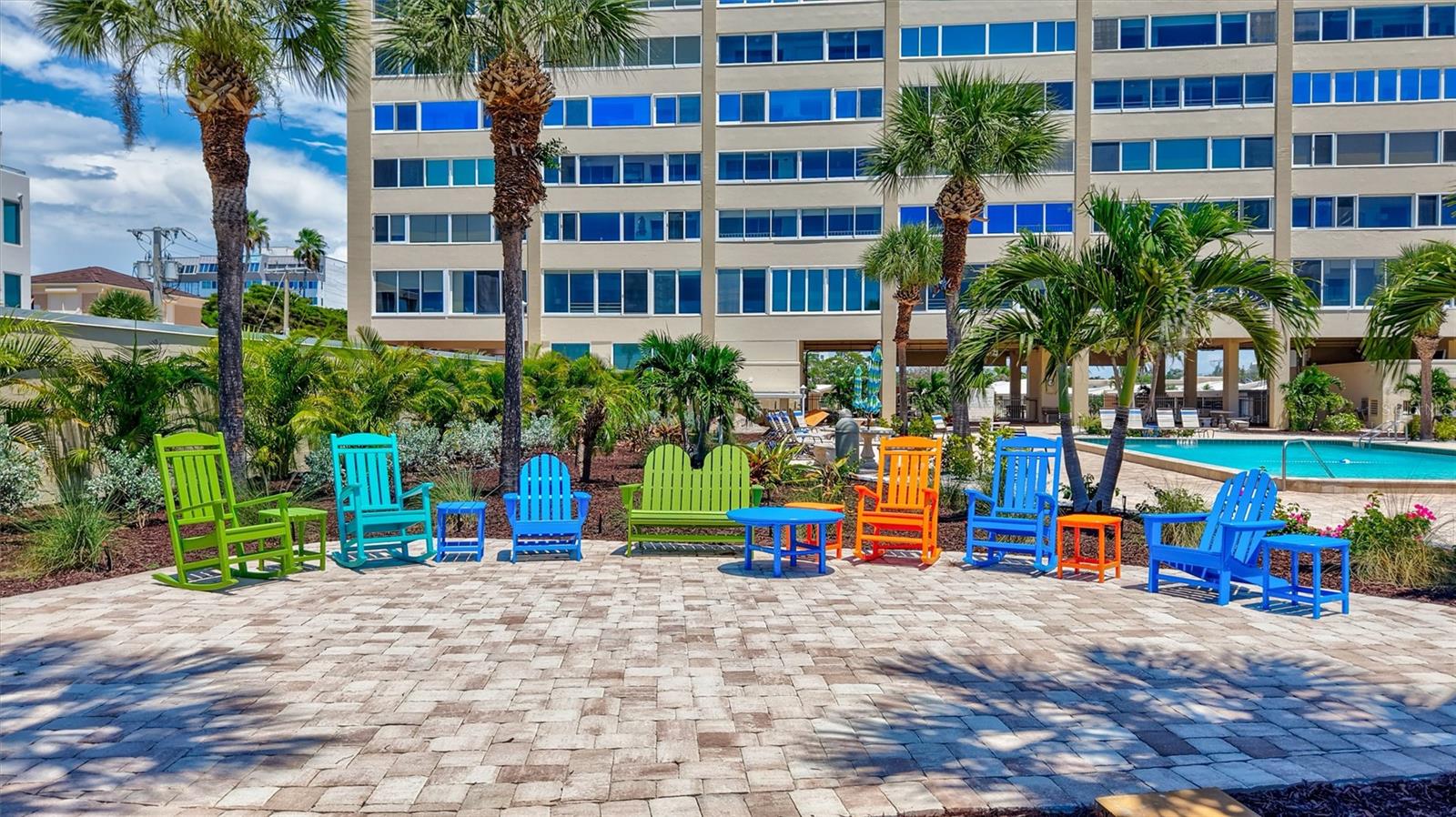 Image 66 of 80 For 6140 Midnight Pass Road 501