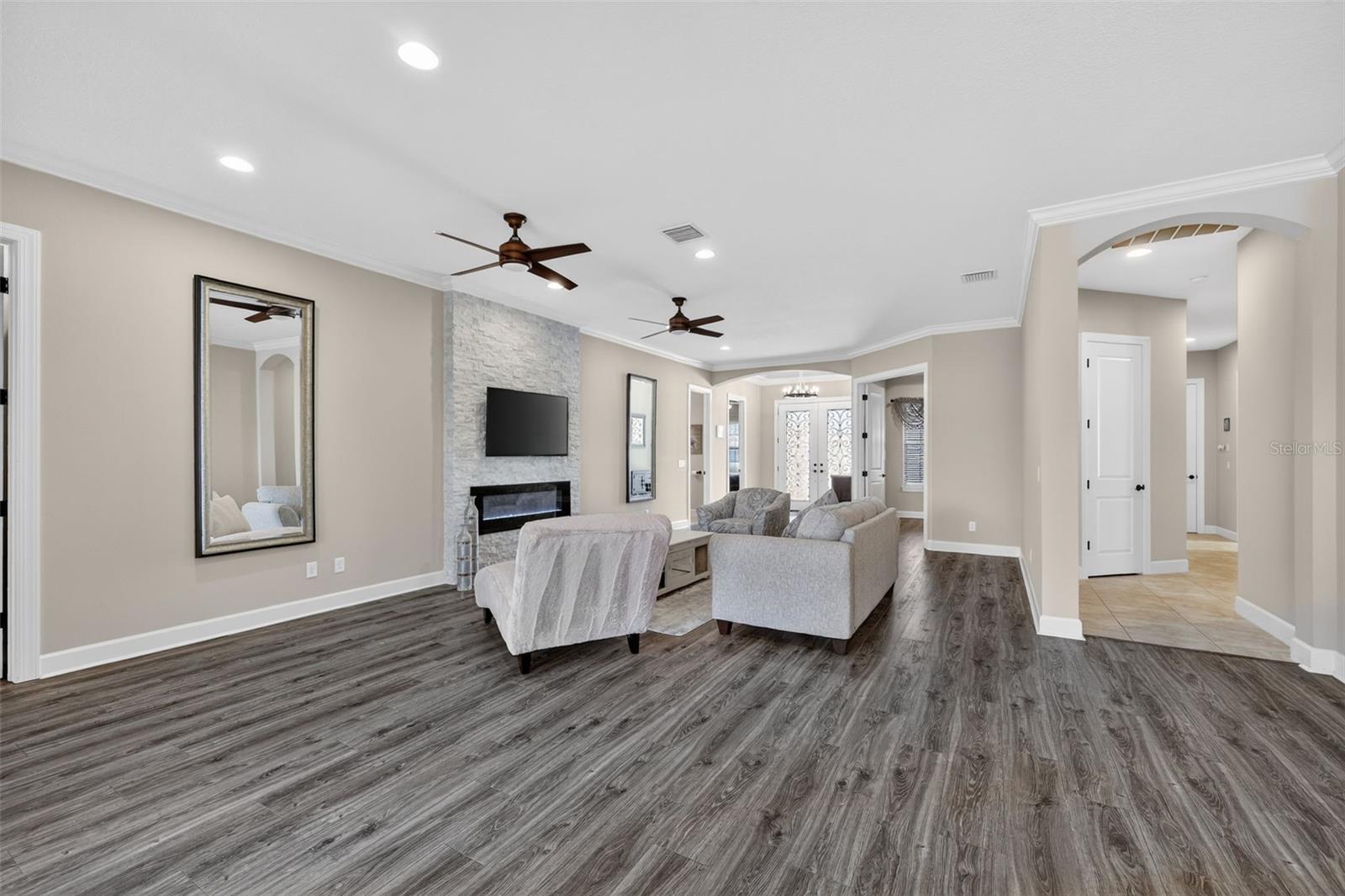 Image 12 of 94 For 5010 Tivoli Run