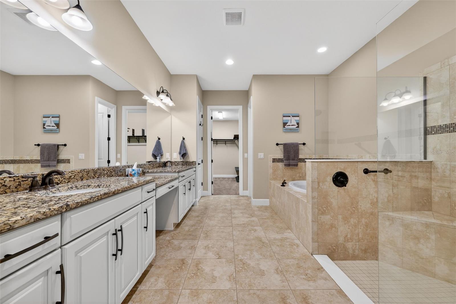 Image 17 of 94 For 5010 Tivoli Run