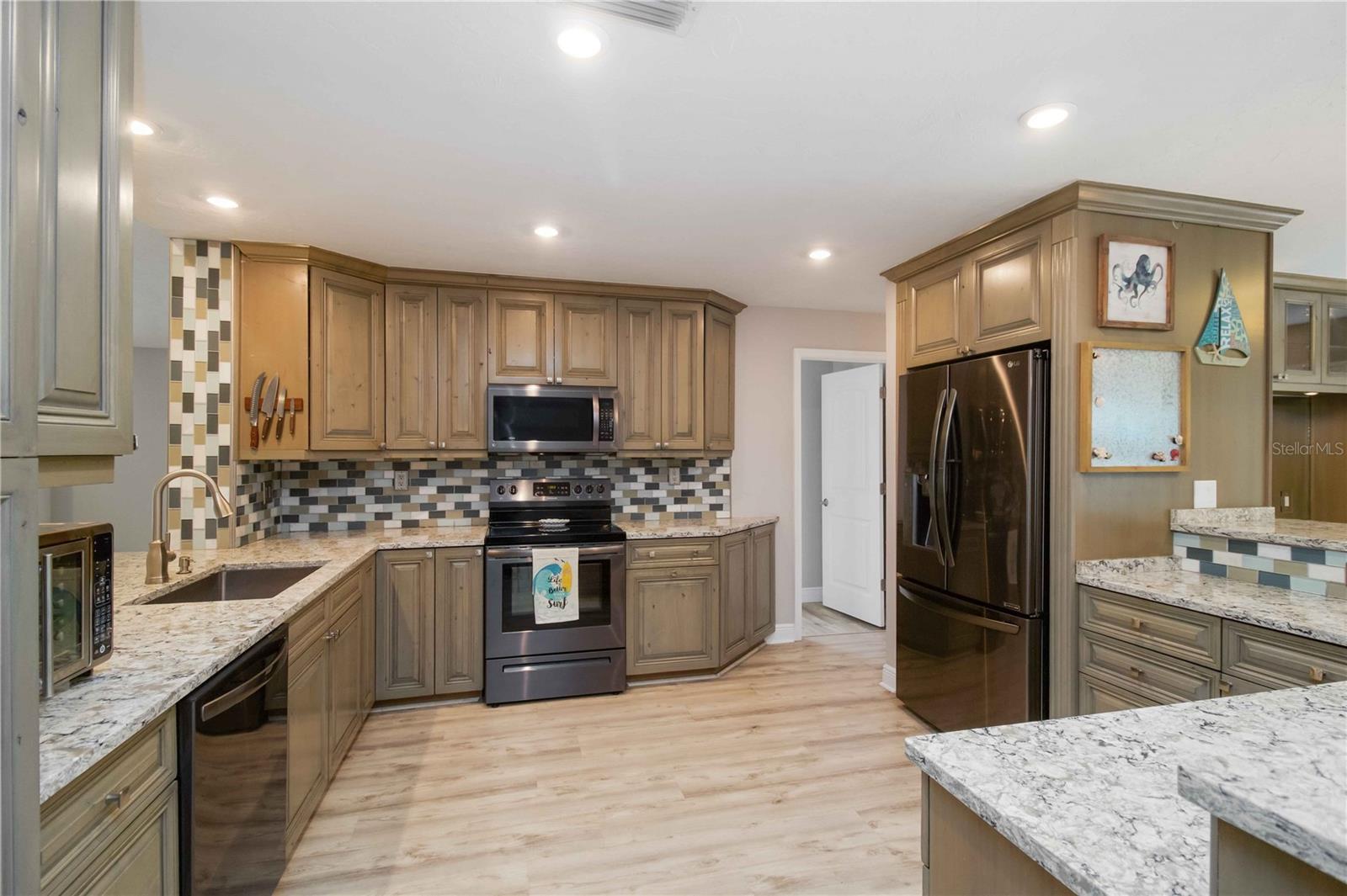 Image 22 of 55 For 907 69th Street Nw