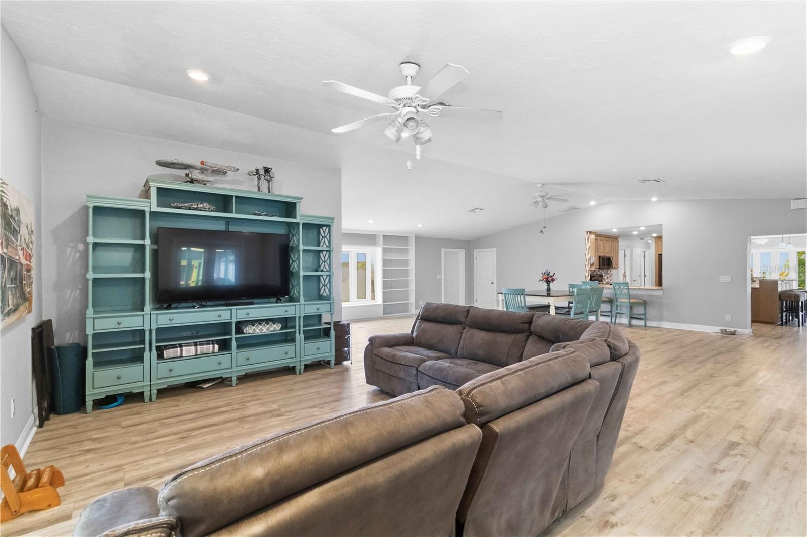 Image 6 of 55 For 907 69th Street Nw