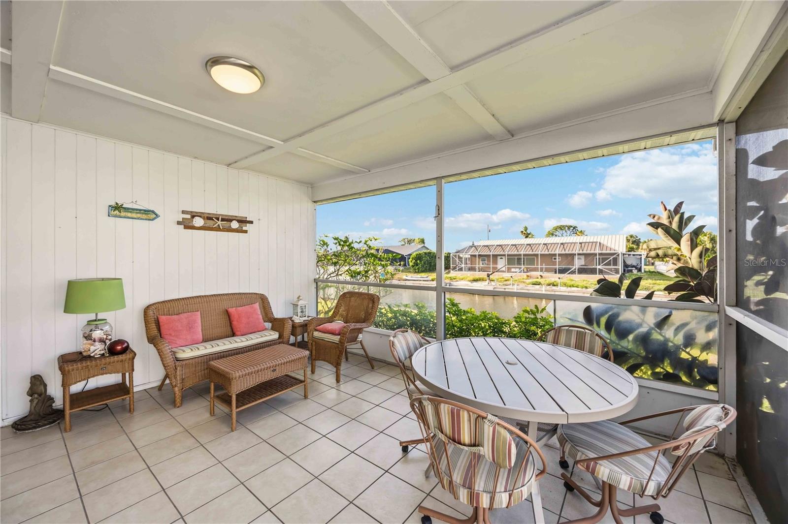 Image 21 of 60 For 886 4th Street