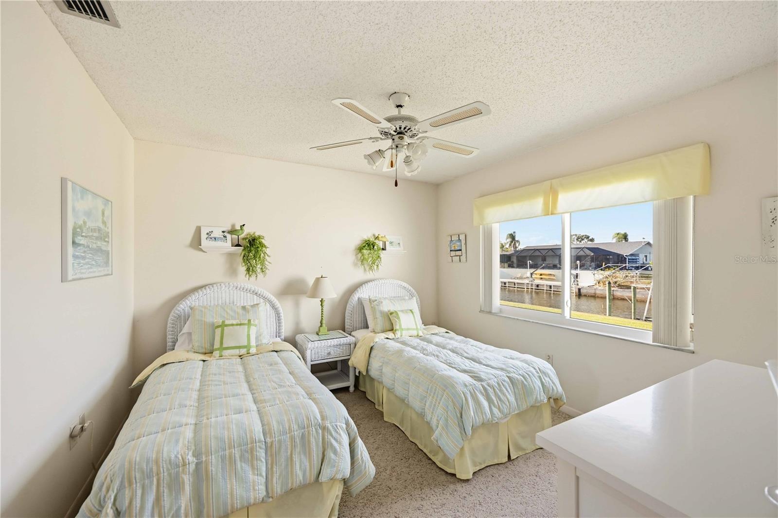 Image 27 of 60 For 886 4th Street